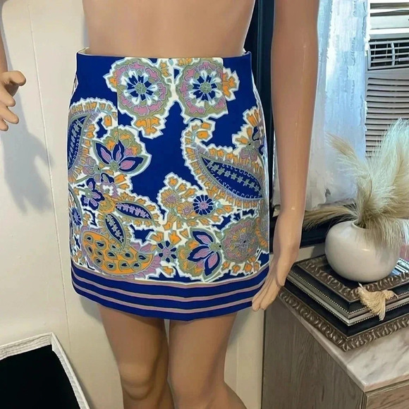 Zara mini skirt for women’s - Picture 4 of 11